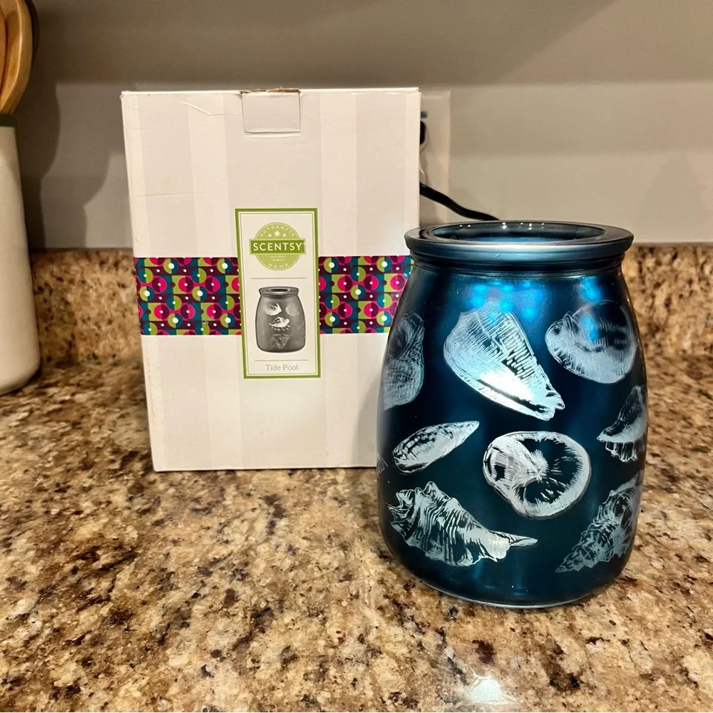 Scentsy Tide Pool Blue Glass Shell Etched Nautical Beach Full Size Wax Warmer